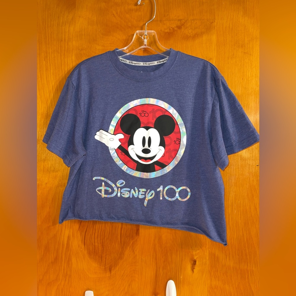 Size S Mickey crop top ❤️‍🔥